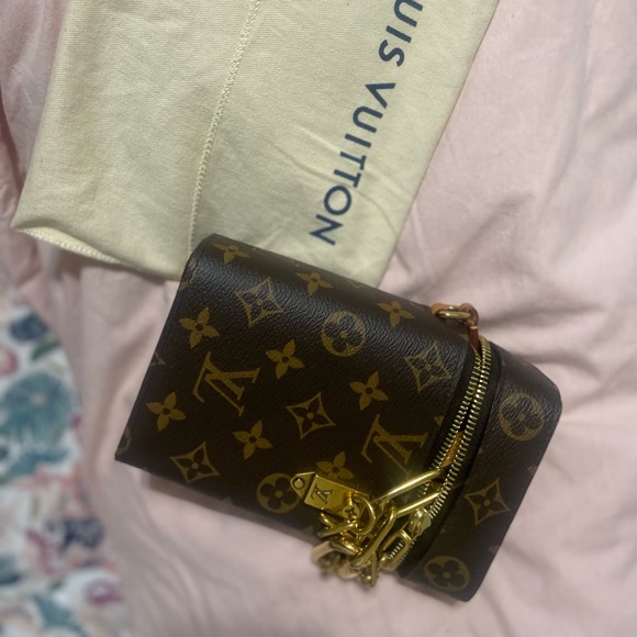 Louis Vuitton Handbags - Authentic Louis Vuitton phone box BNWOt